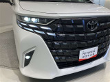 消費電力も少なく寿命も長いのがLEDの特徴。HIDのような点灯のタイムラグもなくパッと明るくなるのも特徴のひとつです。