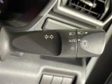 【オートライト(AUTO)】外の明るさをシステムが感知して、自動でヘッドライトが点灯します!ヘッドライトをつけ忘れを防ぐ便利機能です。