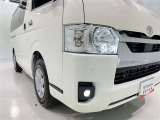 フォグランプ装着車です。暗い夜道の車両前方を明るく照らします