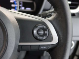 ステアリングスイッチ付き。前方から目を離すことなく操作することが可能です。