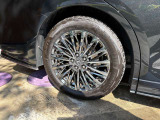 純正19インチAW 装備♪ タイヤサイズ225/55R19 ミシュラン