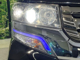 【LEDヘッドライト】悪天候や夜間走行時も良好な視界を確保し安心して運転できる高輝度LEDヘッドライトを装備!点灯速度が早く、消費電力も抑えられています。