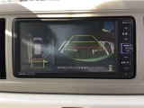 全周囲モニター付きで後退時に車両周辺が確認できるので安心です。車はどうしても死角ができますので、万が一のために必要な装備です。ただあくまでも補助装備ですので、目視での確認をお忘れなく!