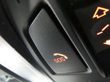 SOSコール/エアバックが展開するような深刻な事故において、自動でSOSコールを発信します。車内で急病人が出るような緊急時は、手動で発信可能です。