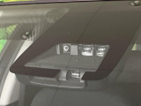 【トヨタセーフティセンス】走行中に前方の車両等を認識し、衝突しそうな時は警報とブレーキで衝突回避と被害軽減をアシスト。より安全にドライブをお楽しみいただけます。