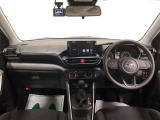 運転席からの視界の良さに配慮したインパネや運転席側に向けて配置された操作パネル類など運転に集中できるドライバーズ空間!