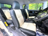 運転席シート廻りは使用感も少なく、良好な状態となっています。丁寧に使われていたことがよくわかりますね。
