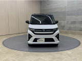 お車購入のポイントとなるフロントマスクです。軽自動車でも迫力あるデザインですね☆☆