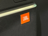 【JBLサウンドシステム】高品位サウンドシステムを搭載。専用のチューニングが施された大小様々なスピーカーから良質なサウンドが奏でられます。