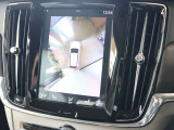 更に360&deg;ビュー表示も可能です 車を上から見下ろしたように車外を確認できるため、一切の死角がない状態で駐車が可能です