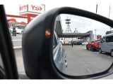 リヤビーグルディテクションが装備されています。後方から接近する車を警告灯にてお知らせ致します