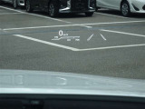 カラーヘッドアップディスプレイ付き。少ない視線移動で情報を確認できるので、運転の疲労軽減に繋がりますよ♪