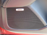 ■ 装備5 ■ BOSEサウンドシステム:BOSE製の音響システムで車内がコンサート会場に!?