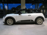 気になる車両へのご質問も大歓迎です。お気軽にMINI 一宮 0078-6002-369993 (無料)までご連絡ください!
