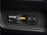 ◆ETC2.0装着◆進化したドライブ体験。料金収受システムだけだったETCが生まれ変わって、高速道路を賢く使うETC2.0に進化しました。多彩な情報サービスが便利で快適なドライブ体験を提供します。