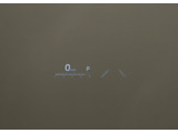 ヘッドアップ・ディスプレイ(HUD)現在のスピードや、前方の車線情報など、運転に必要な情報を、目の前のウインドウガラスに表示する機能です。これにより、目線の移動が少なく済み、安全です。