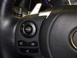 ステアリングスイッチ装備!運転しながら手元でオーディオの操作などができます。