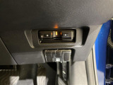 【ETC】有料道路を利用する際に料金所で停止することなく通過できる、ETC車載器(ノンストップ自動料金収受システム機器)が装備されています。セットアップを行うことで利用可能になります。