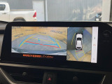 【パノラミックビューモニター】専用のカメラにより、上から見下ろしたような視点で360度クルマの周囲を確認することができます☆死角部分も確認しやすく、狭い場所での切り返しや駐車もスムーズに行えます。