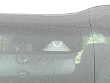 【ホンダセンシング】走行中に前方の車両等を認識し、衝突しそうな時は警報とブレーキで衝突回避と被害軽減をアシスト。より安全にドライブをお楽しみいただけます。