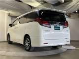 「中古車ハイブリッド保証」ハイブリッド機構を無償で保証します。保証期間は、初度登録年月から10年、またはロングラン保証が終了後3年間。ただし累計走行距離が20万km以内です。