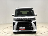 細部にメッキパーツの煌き。大人の感性に響く洗練さを身にまとった後期タントカスタムが入荷致しました。