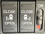 【両側パワースライドドア】スマートキーや運転席のスイッチで後席両側スライドドアの開閉が可能♪電動だから力を入れてドアを開ける必要が無く、小さなお子様でも簡単に開け閉めでき快適です♪