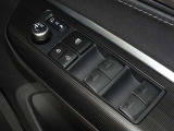 電動格納式ドアミラー・パワーウインドウを装備しています。