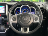 【純正革巻きステアリング】上質な革を使用することで、手にしっかり馴染みとても運転しやすいハンドルです♪