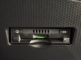 ETCカードを挿入することで高速道路を利用する際の支払いがキャッシュレスになったり、ETCスマートインターチェンジが利用できたり、とても便利なアイテムです!保証は修理保証のみとなります。