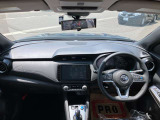 運転席まわりです。細かいオプションなど、気になるところがあればお気軽にメールやお電話等でお問合せください。