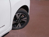 165/55R15タイヤ+専用アルミホイールです。スタッドレスタイヤや各種オプションのご注文も承っております(^^)!