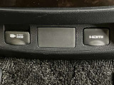 後席足元の100VコンセントとHDMI端子です。