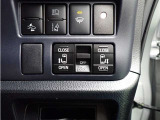 両側電動スライドドアのスイッチ付です。車内からもスイッチひとつで楽にドアの開閉が可能です。電動なので開閉時に力を使う必要がなく、半ドアになることもありません!