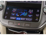 使いやすさや安全性を追求したステアリング周り!高級車ゆえにスイッチ類が多いのも特徴ですね!考え尽くされた配置ですぐに使いこなす事が出来ますのでご安心下さい!是非、体感してみて下さい!!