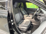 運転席シート廻りは使用感も少なく、良好な状態となっています。前オーナー様が丁寧に使っていたことがよくわかりますね。