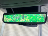 【デジタルインナーミラー】後席の大きな荷物や同乗者で後方が確認しづらい時でも安心!カメラが撮影した車両後方の映像をルームミラー内に表示。クリアな視界で状況の確認が可能です!