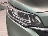 LEDヘッドライトは、点灯の瞬間から最大光量を発揮し、突然暗くなるトンネルなどでの安定感を高めます。