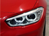 BMWのオートライトは積極的にライトをつけることにより、自車の存在を周囲に向けアピールいたします。それは安全性への配慮でもあります。
