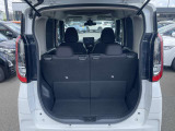 リアゲートはたくさん買い物したときでも積み込みやすい開放口となっております。少ない力で開閉もできるので、使いやすいですよ♪
