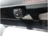 バックカメラが付いているので後方確認が非常にしやすいです。今や運転初心者も熟練者も必須装備!ついていて損はないですね♪