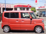 国の指定を受けた自社工場で、整備士が車検と点検整備を行っております。