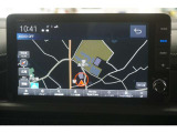 純正9インチHondaCONNECTナビ(LXM-242ZFNi)&バックカメラが装備されているので、普段の使い勝手もロングドライブも快適です。