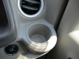 運転席で使用できるドリンクホルダーです。
