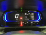 走行中も一目で分かるデジタルメーターでスピードのチェックもしやすいので、安全運転のお手伝いに!!!