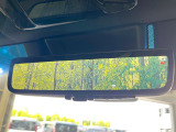 【デジタルインナーミラー】後席の大きな荷物や同乗者で後方が確認しづらい時でも安心!カメラが撮影した車両後方の映像をルームミラー内に表示。クリアな視界で状況の確認が可能です!