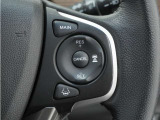 ◆アダプティブクルーズコントロール◆予め設定した車速内でクルマが自動的に加減速。前走車との適切な車間距離を維持しながら追従走行します。【LKAS】車線維持支援システムでステアリング操作を支援。