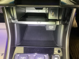 外装、内装はもちろんエンジンルームの隅々までしっかりクリーニングしています。