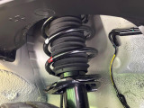 お車を安心してお乗りいただく為には、足回りの定期点検が欠かせません。サービスサポート(有償保証)では無料点検もご提供しており、安心のカーライフをお過ごしいただけるサポート体制が整っています。