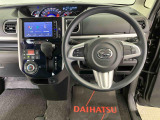 収納も充実、操作性良好なハンドルまわりです。また気持ちよくお乗り頂くために、徹底したルームクリーニングも実施しております。